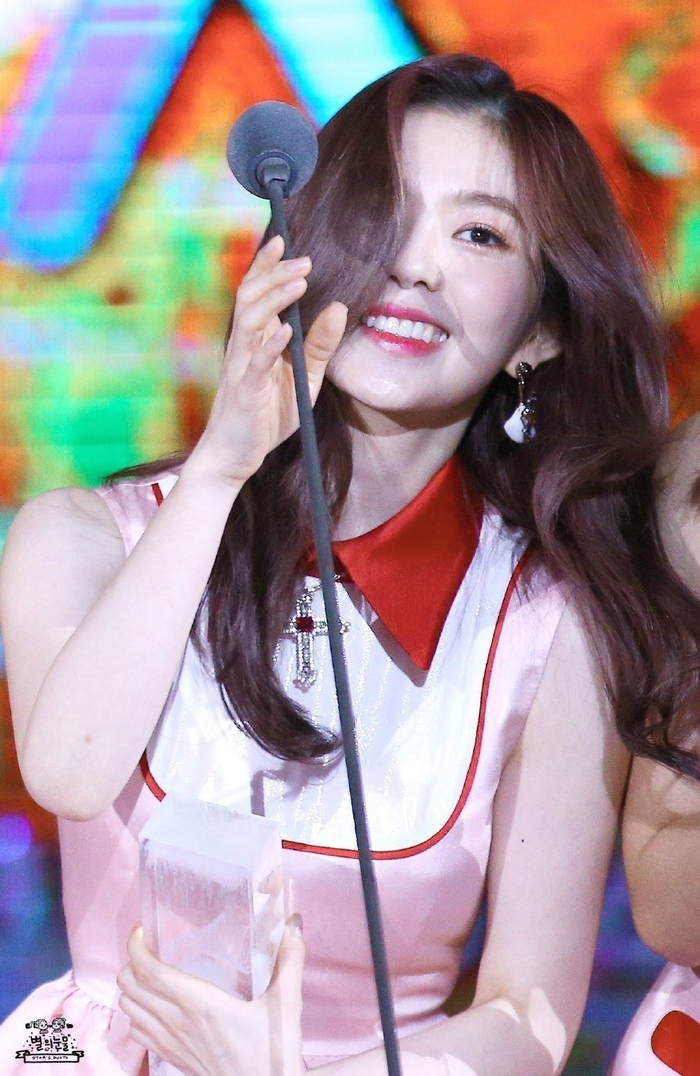 irene 裴珠泫__财经头条