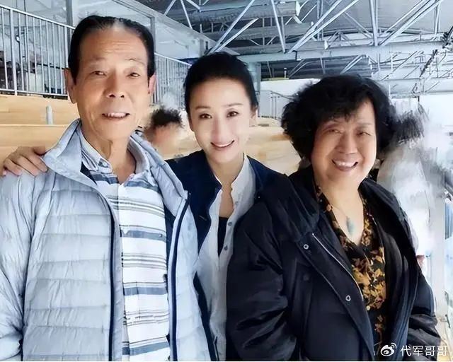 她曾与罗晋传绯闻,嫁大19岁富商生下龙凤胎,如今婚姻幸福美满