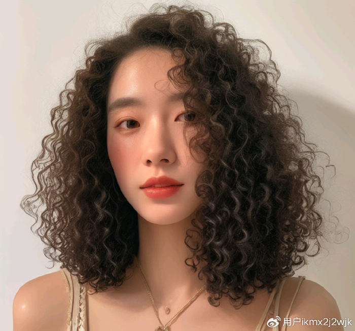 今冬最值得尝试的4种女发,蓬松瘦脸很减龄,你看美不美|发型|锁骨|脸型