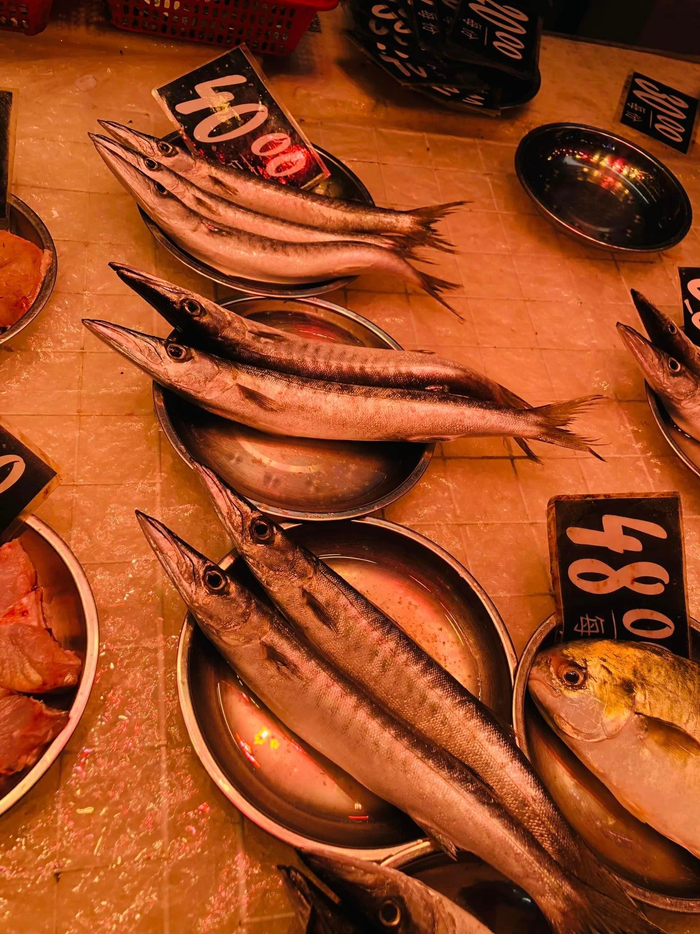 香港菜市场的海鲜丰俭由人