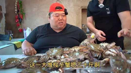 怎么备呼吸机“胖侯仔”经纪人曝： 以防万一家里备3台呼吸机, 吃饭都放旁边备着_https://www.jmylbn.com_新闻资讯_第8张