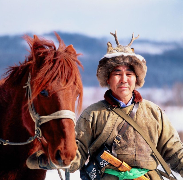 腹地,山陵与严寒覆盖下的古老土地上,分布着全国最多的鄂伦春人