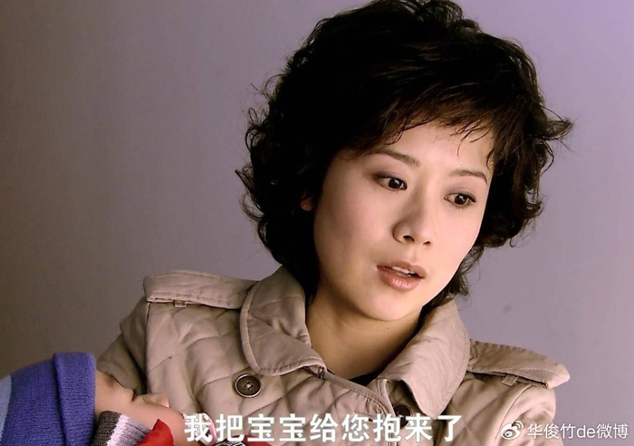 是当之无愧的"电视剧女王".但实际上海清的家境十分优渥 .