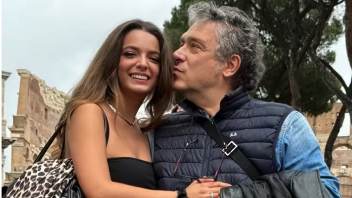 22岁意大利女孩和高中老师结婚，相差了近40岁，被质疑后打破沉默