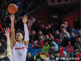 轰29分+7记三分！中国男篮29岁王牌崛起：效率值超胡金秋剑指MVP