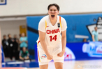篮板第2+两双第1！中国女篮15岁1米90新星崛起：联手新版李梦冲四强