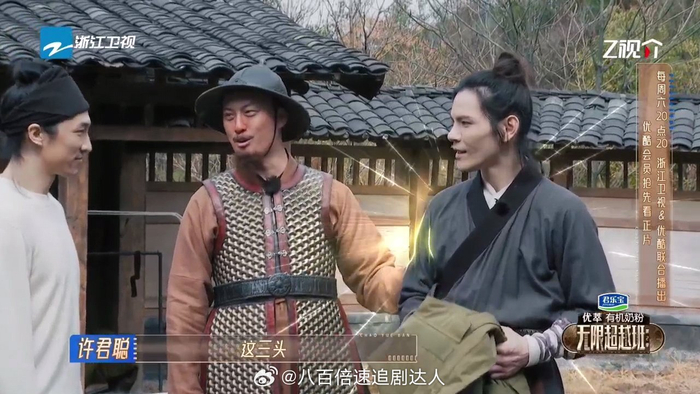 这胸这二头这三头这腹肌这肩向佐身材好的队友都羡慕了