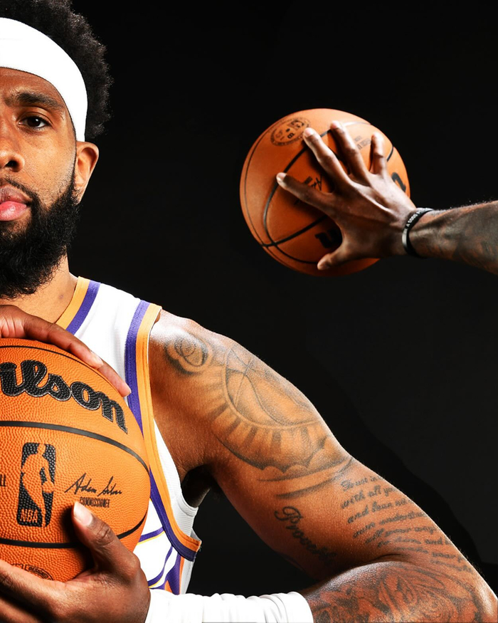 罗伊斯奥尼尔定妆照