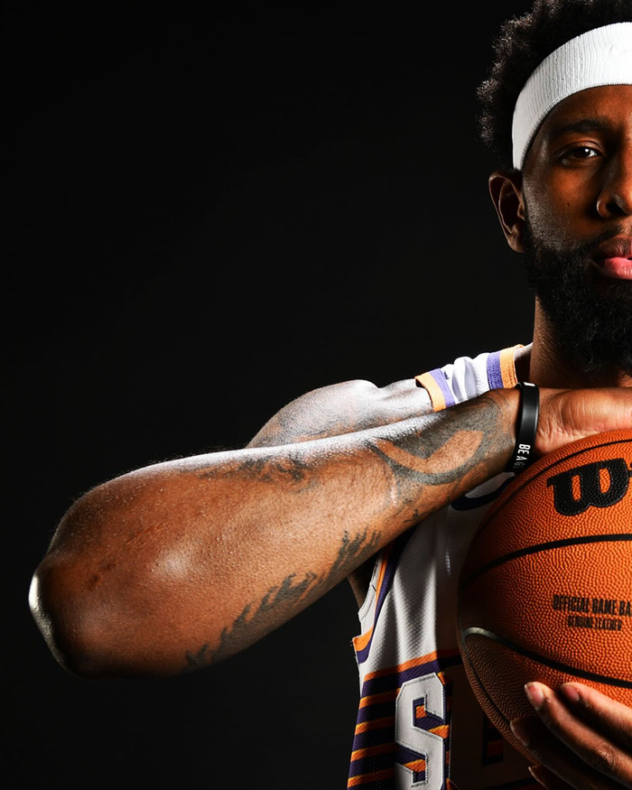 罗伊斯奥尼尔定妆照