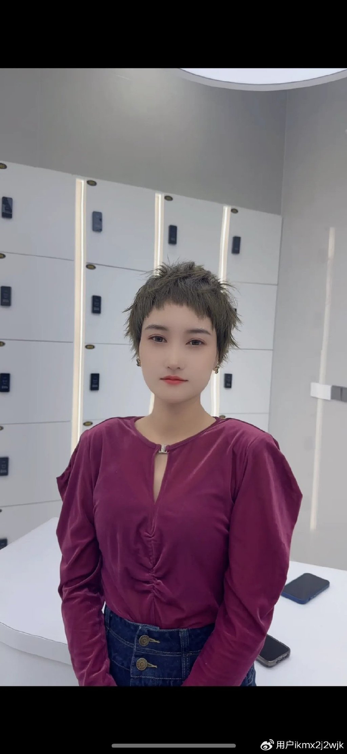 夏季短发来了,锯齿刘海很有辨识度,剪完大不一样