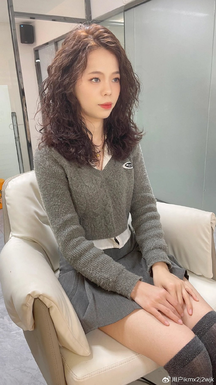 修颜锁骨发,自然之美等你来试|修颜|锁骨|发型_新浪新闻