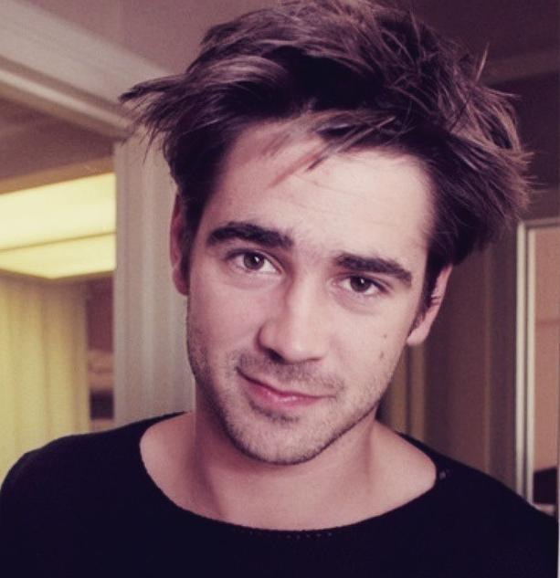 今天是爱尔兰演员科林·法瑞尔的48岁生日98 676767 你最喜欢