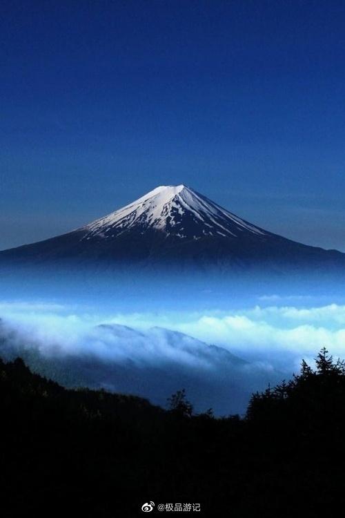 蓝色的富士山