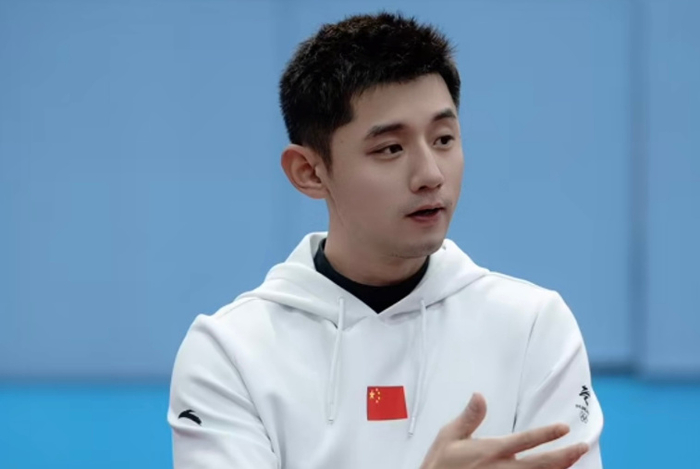 张继科转型成功!直播教学生打乒乓球,学生30人,每人每月9800元