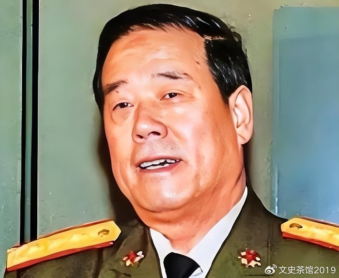 他是健在资历最老的成都军区司令，担任了总参谋长_新浪新闻