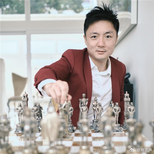 钟培生:电竞事业崛起,商业成就非凡