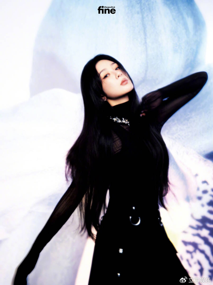 杨紫长发造型温柔神秘 妆容精致眼神迷离性感撩人|杨紫|长发|造型