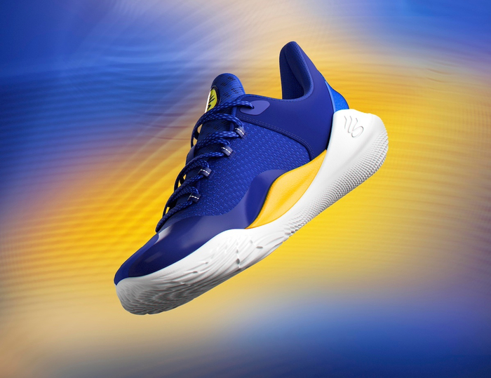 ua x curry brand dub nation 套装,鞋款包括了curry 11
