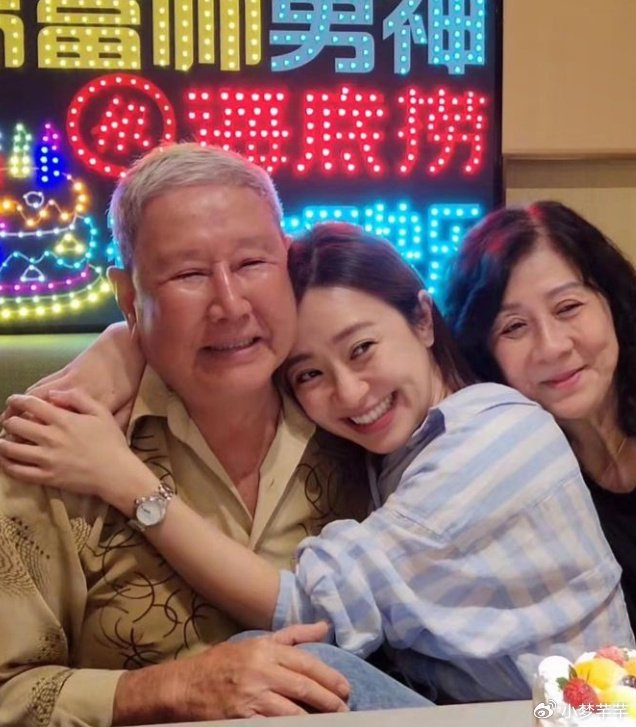 37岁女星庄群施拍戏中猝死早上还发了动态曝去世细节令人惋惜