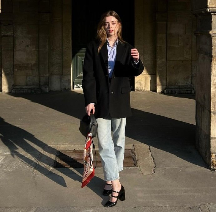 法国时尚博主camille自然简约松弛穿搭