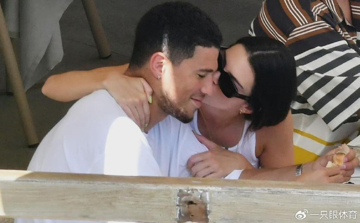 必须承认,在肯达尔-詹娜"多如牛毛"的历任男友中,德文-布克确实是最