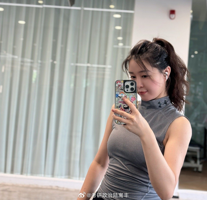 day10 打卡 中间感冒在家狂炫了3天 十天也就瘦了5斤吧 腰围71-69cm