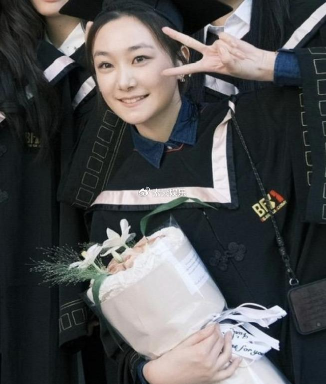 孙俪妹妹北电毕业照,和夏梦 焉栩嘉一同进入娱乐圈发展