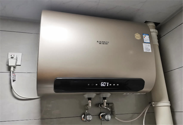 电热水器选购指南储水式和即热式热水器哪个更适合小户型
