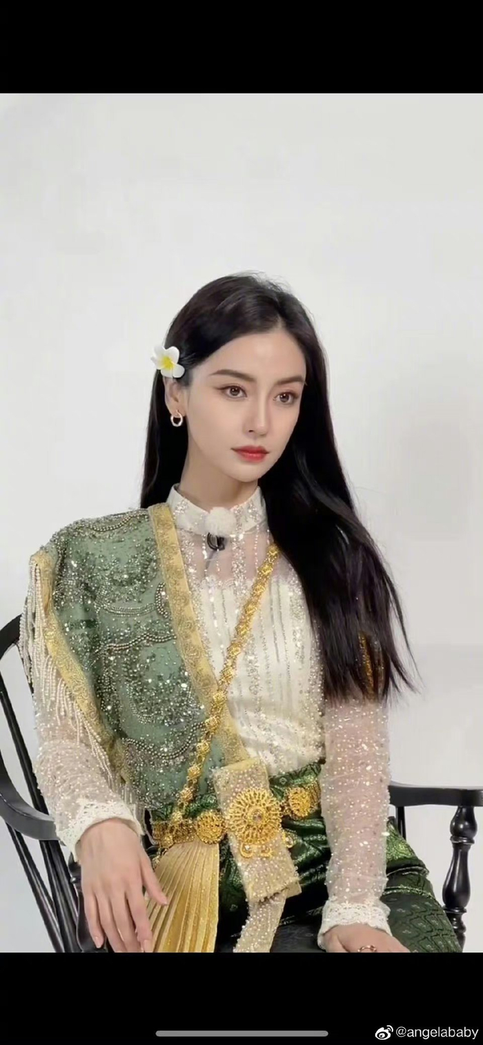 好喜欢angelababy这个妆容活力四射尤其是眼妆超好看的