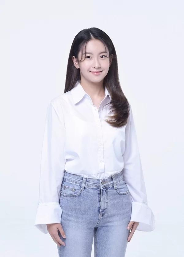 韩国14岁"trot女歌手",被60多岁网友持续骚扰,无奈提交起诉|女歌手|外