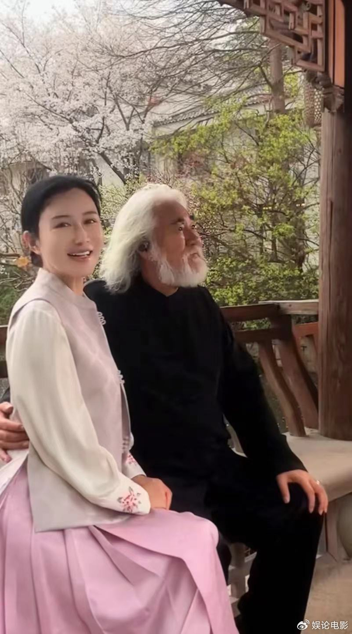 老婆油菜花中舞蹈,这就是爱情的样子,携手伴你到华发|杜星霖|张纪中