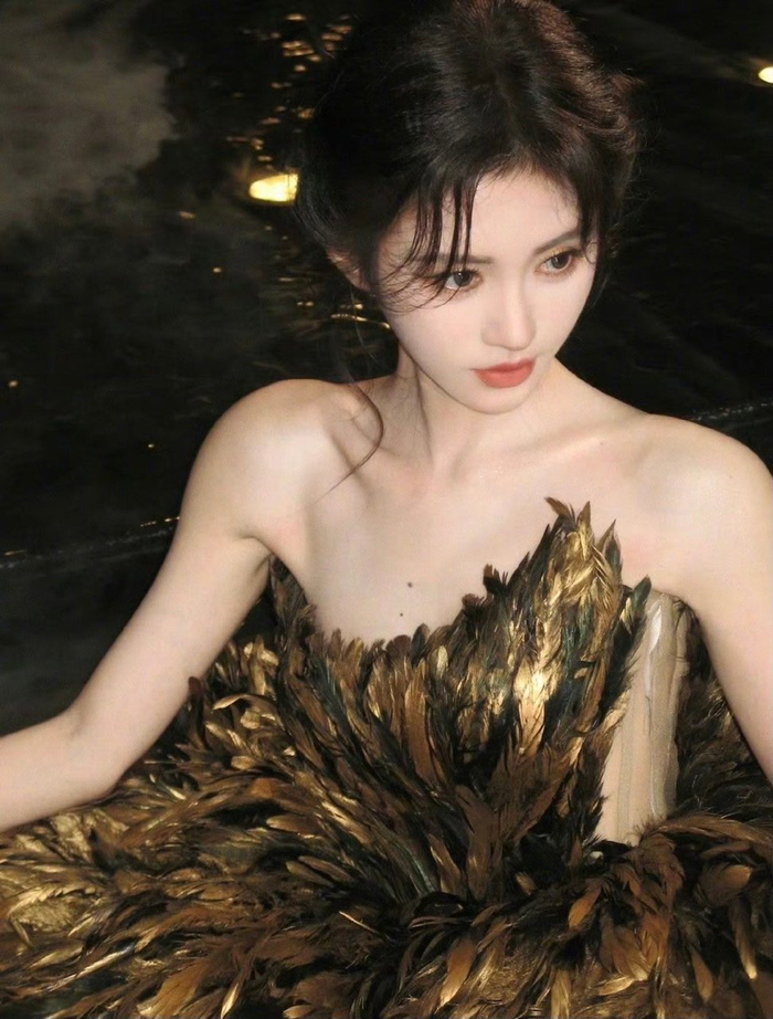 有人爆料鞠婧祎和丝芭解约后,将签约和颂,你怎么看呢?