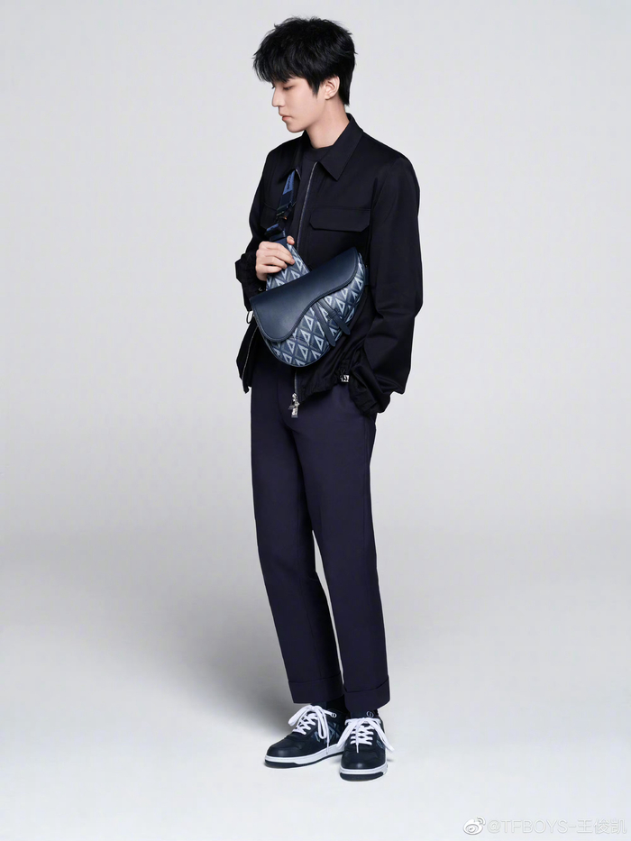 王俊凯向往的生活比耶好乖呀还是那么帅期待一波向往的生活