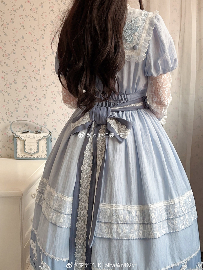 电阻:@梦孚子jklolita原创设计 裙子:楹兰诗 time:3.23-4.27