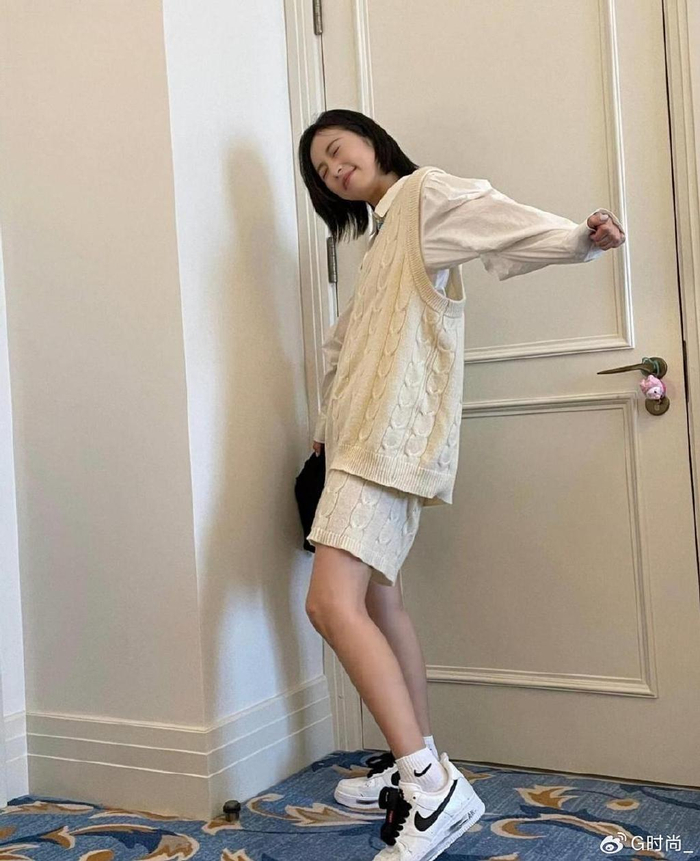 被周雨彤的穿搭惊艳了4种少年型分支风格有趣又好看