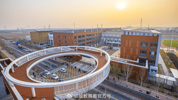 都说这门学科是个"劫",这所人系学校的学生们却爱上了ta__财经头条