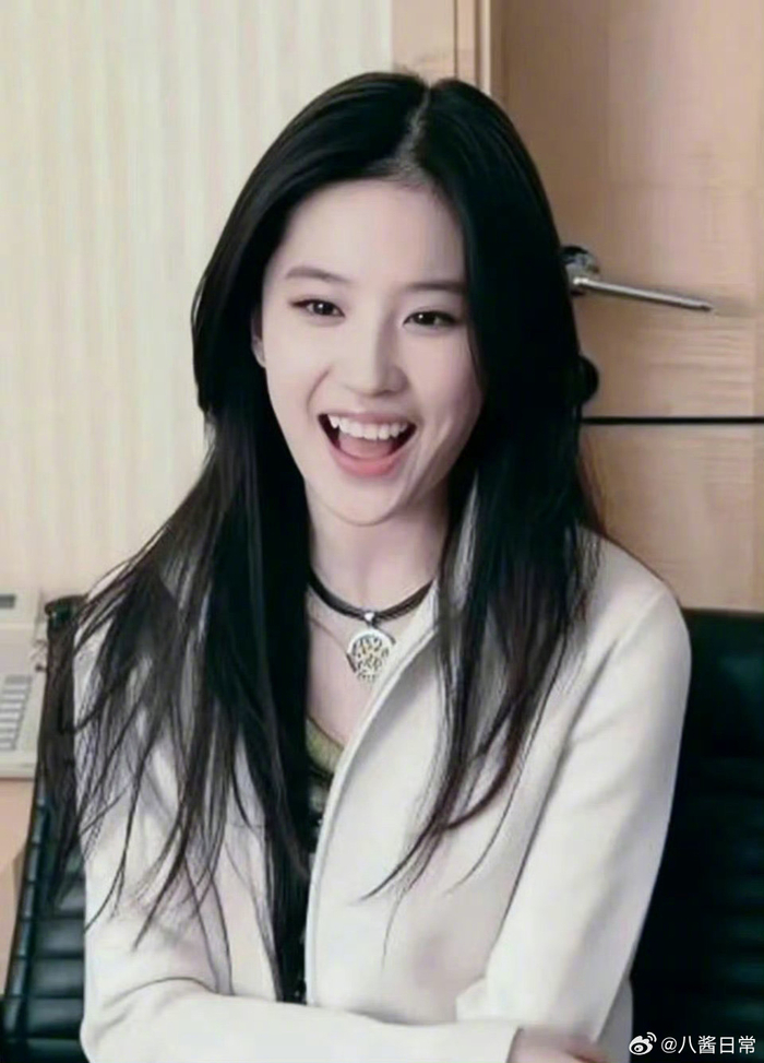 论女明星的颜值巅峰还得看十年前那个人均白月光的年代
