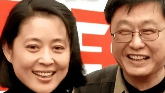 与倪萍离婚20年后，看到王文澜至今不结婚，才明白他们不是一类人