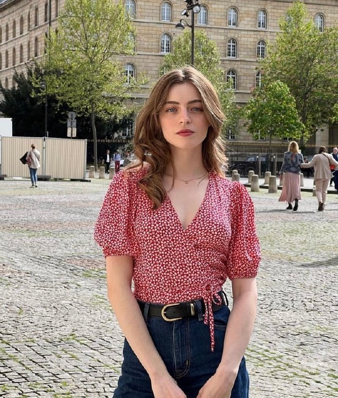 法国时尚博主camille自然松弛日常简约穿搭