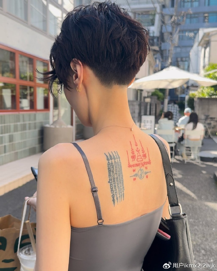 当下最火女发来了,两侧掏空推后脖短发,喜欢别错过