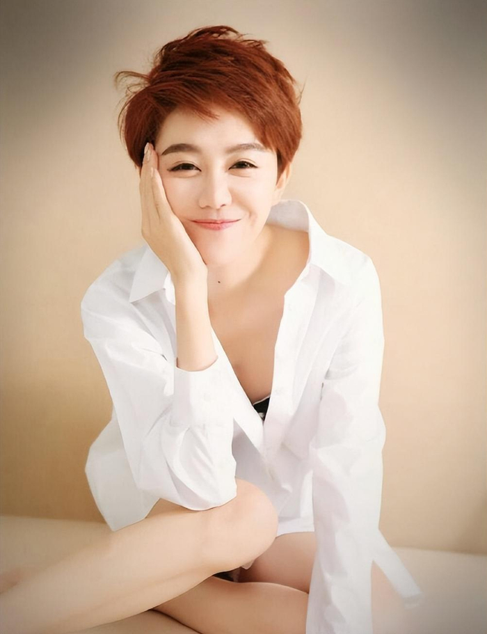 姜妍的白玉兰之路:珍藏与传承的时尚之旅