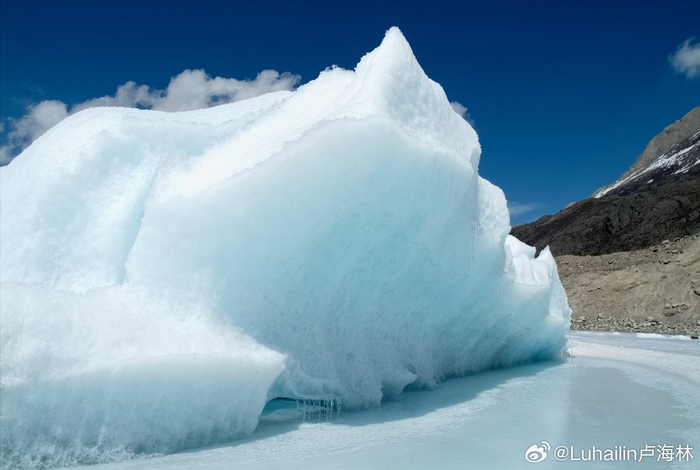来古冰川川藏线上一道亮丽的风景线