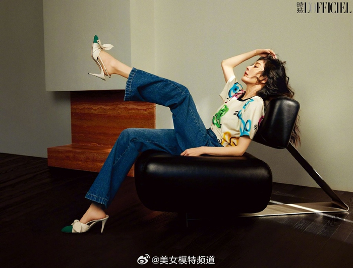 杨幂麻花辫造型大片韵味十足透露想再演一次反派