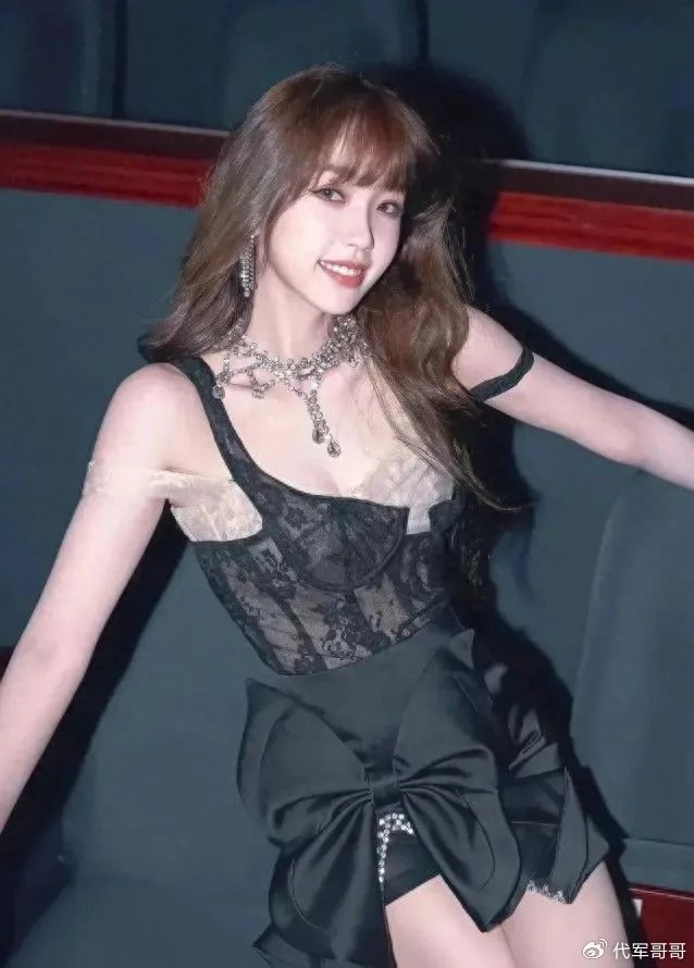 盘点"内衣外穿"的10位美女明星,看看谁最性感?