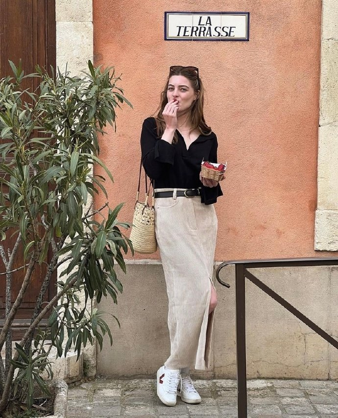 法国时尚博主camille自然松弛日常简约穿搭