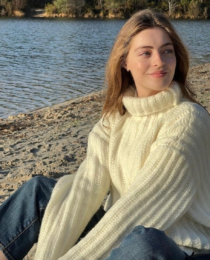 法国时尚博主camille自然简约松弛穿搭