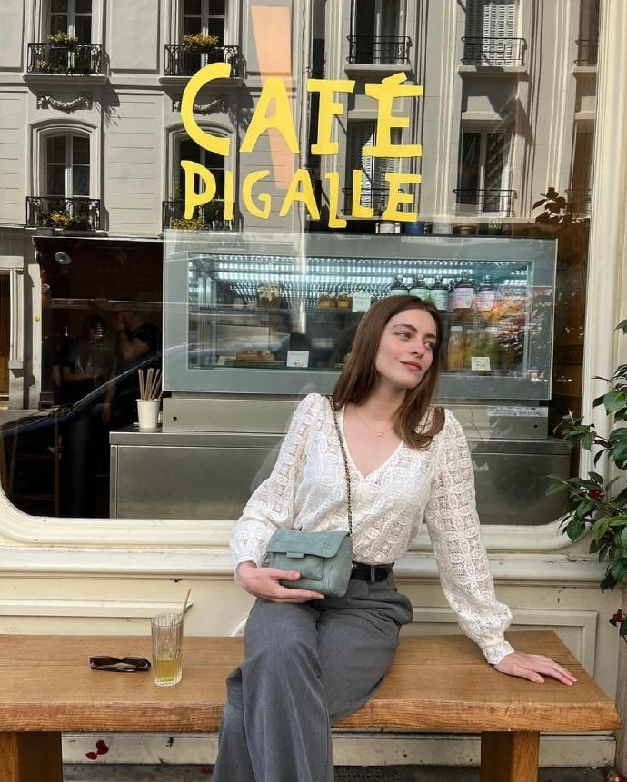 法国时尚博主camille自然松弛日常简约穿搭