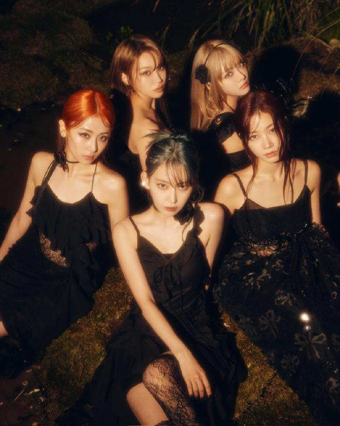 韩国女团舞蹈动作,引发热议,有韩网友表示,未成年表演不太合适|洪恩