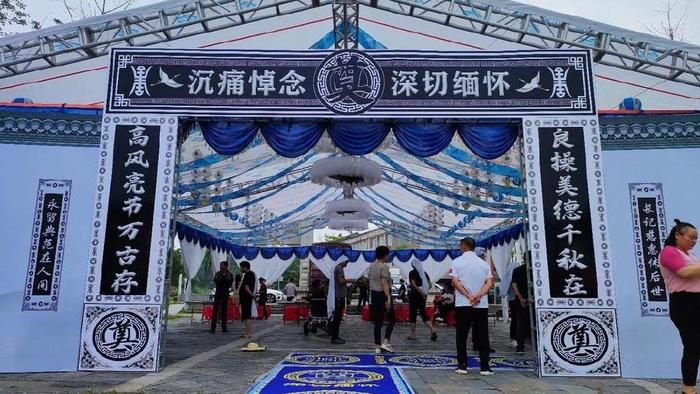 农村白事迎来6大奇怪现象，攀比之风越来越盛行，简直太浪费了