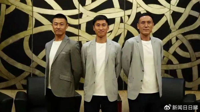傅明、马宁、周飞三位中国裁判合影